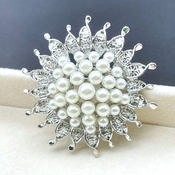 Silver with White Pearl Round Sunflower Vintage Style Pin Back Brooch - Picture 5 of 7